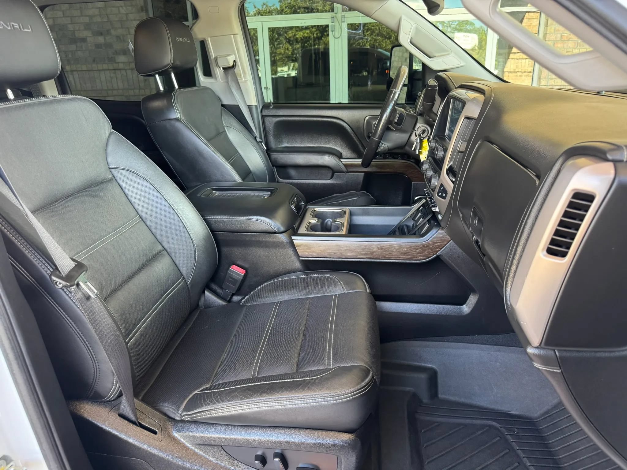 Used 2019 GMC Sierra 2500 Denali w/ Duramax Plus Package AWD/4WD image 28