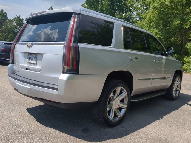 Used 2020 Cadillac Escalade Luxury AWD/4WD image 4