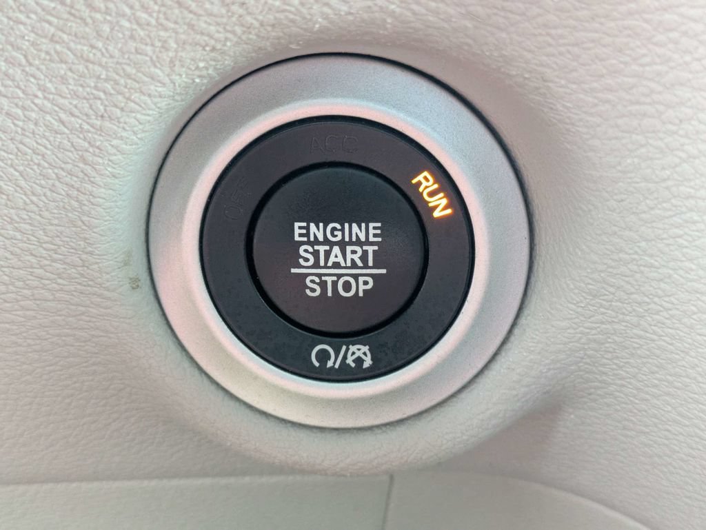 Used 2023 Chrysler Voyager LX FWD image 33