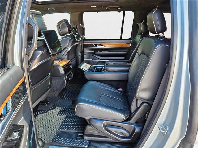 Used 2022 Jeep Grand Wagoneer Series III w/ Rear Seat Video Group 1 image 25