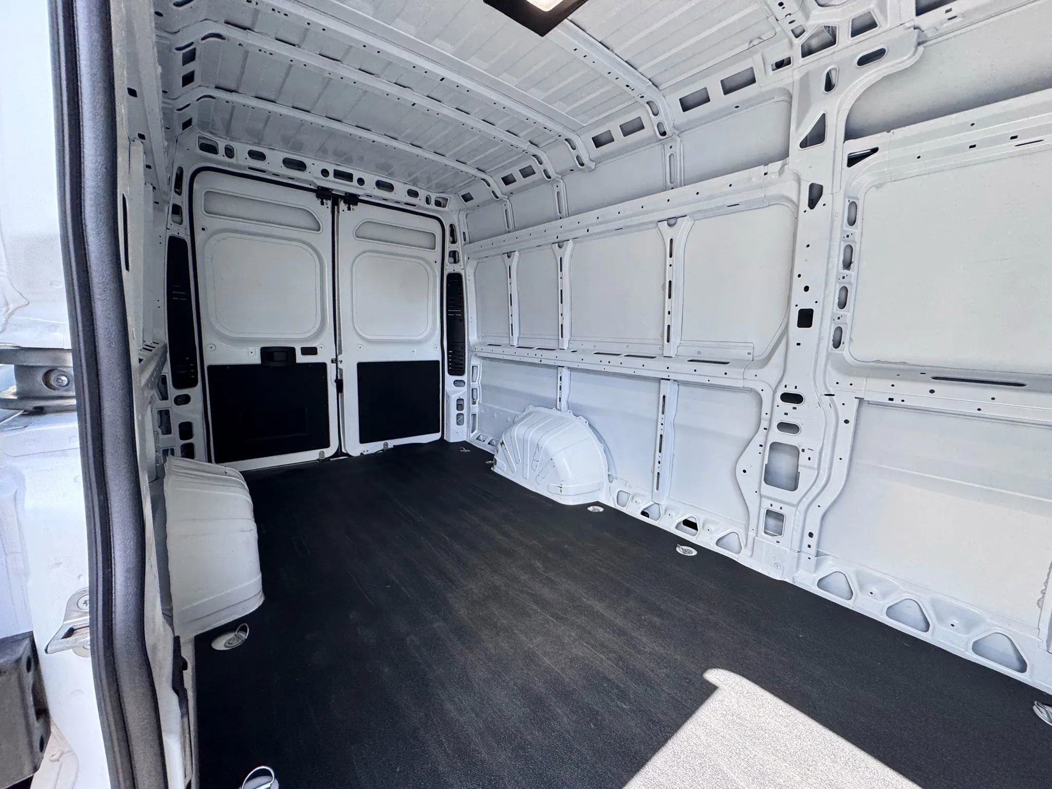 Used 2024 RAM ProMaster 3500 w/ Convenience Group FWD image 14