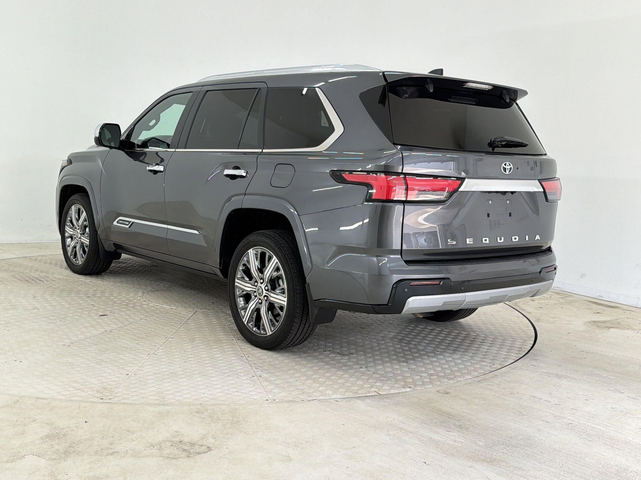 Used 2024 Toyota Sequoia Capstone AWD/4WD image 3