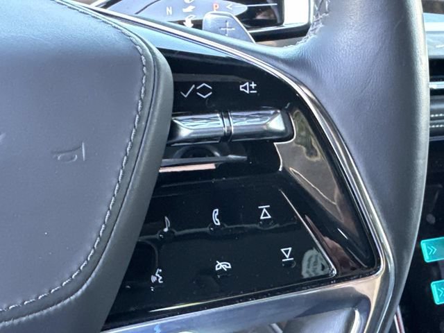 Certified 2025 Cadillac Escalade Sport Platinum w/ LPO, Floor Liner Package AWD/4WD image 29