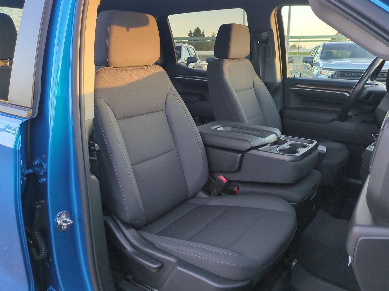 Used 2022 Chevrolet Silverado 1500 LT w/ Protection Package AWD/4WD image 27
