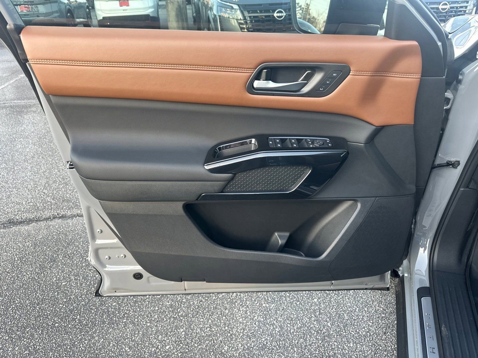 New 2026 Nissan Pathfinder Platinum image 10