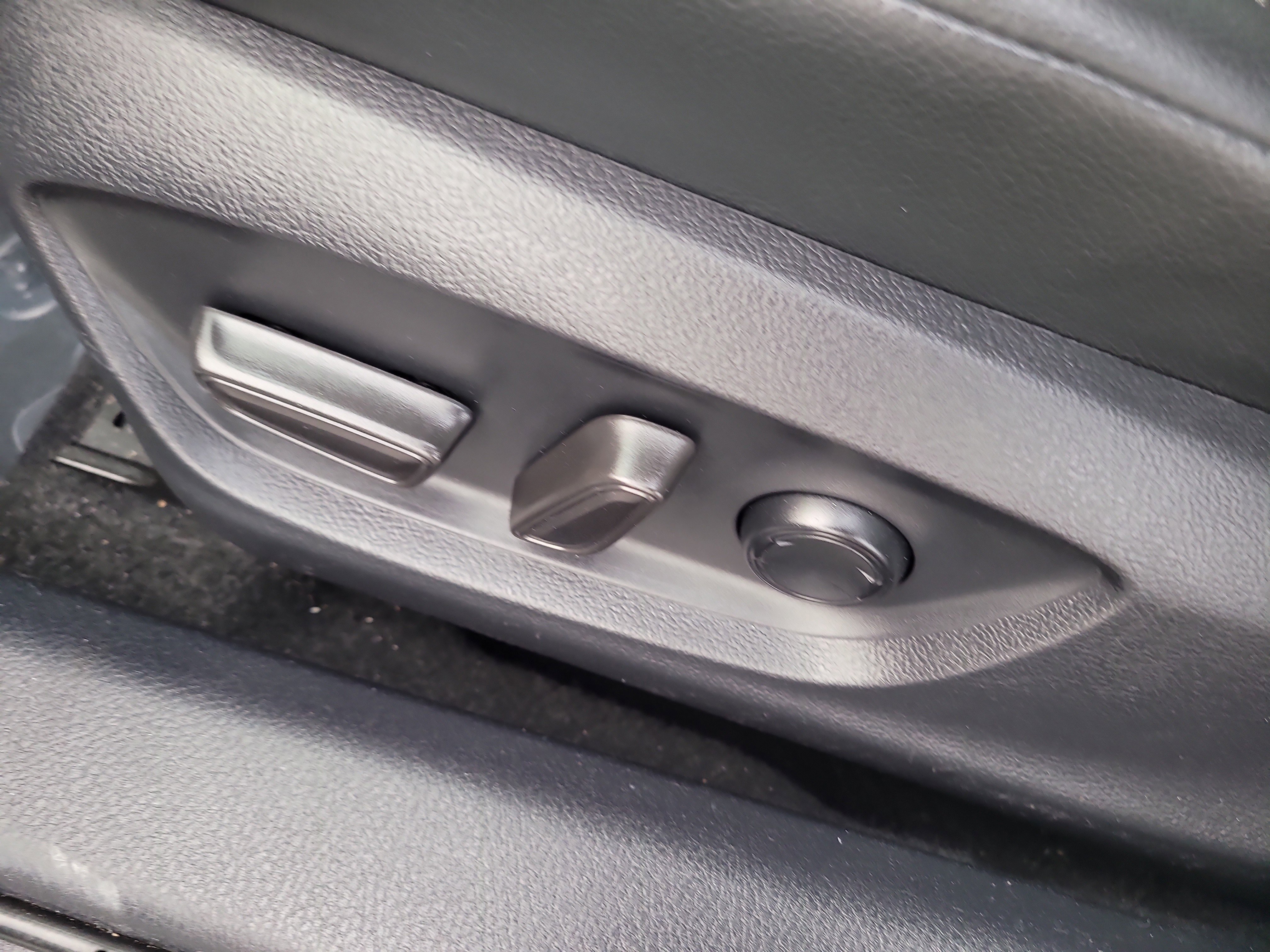 Used 2024 Toyota Camry SE image 19