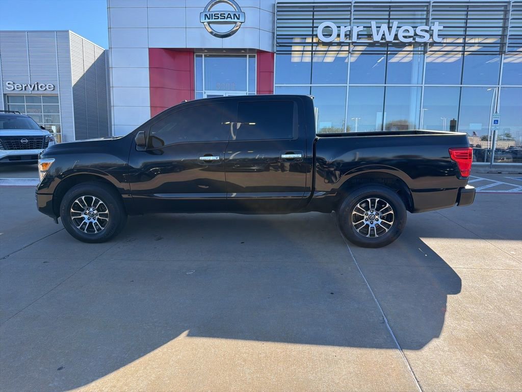 Used 2021 Nissan Titan SV AWD/4WD image 2