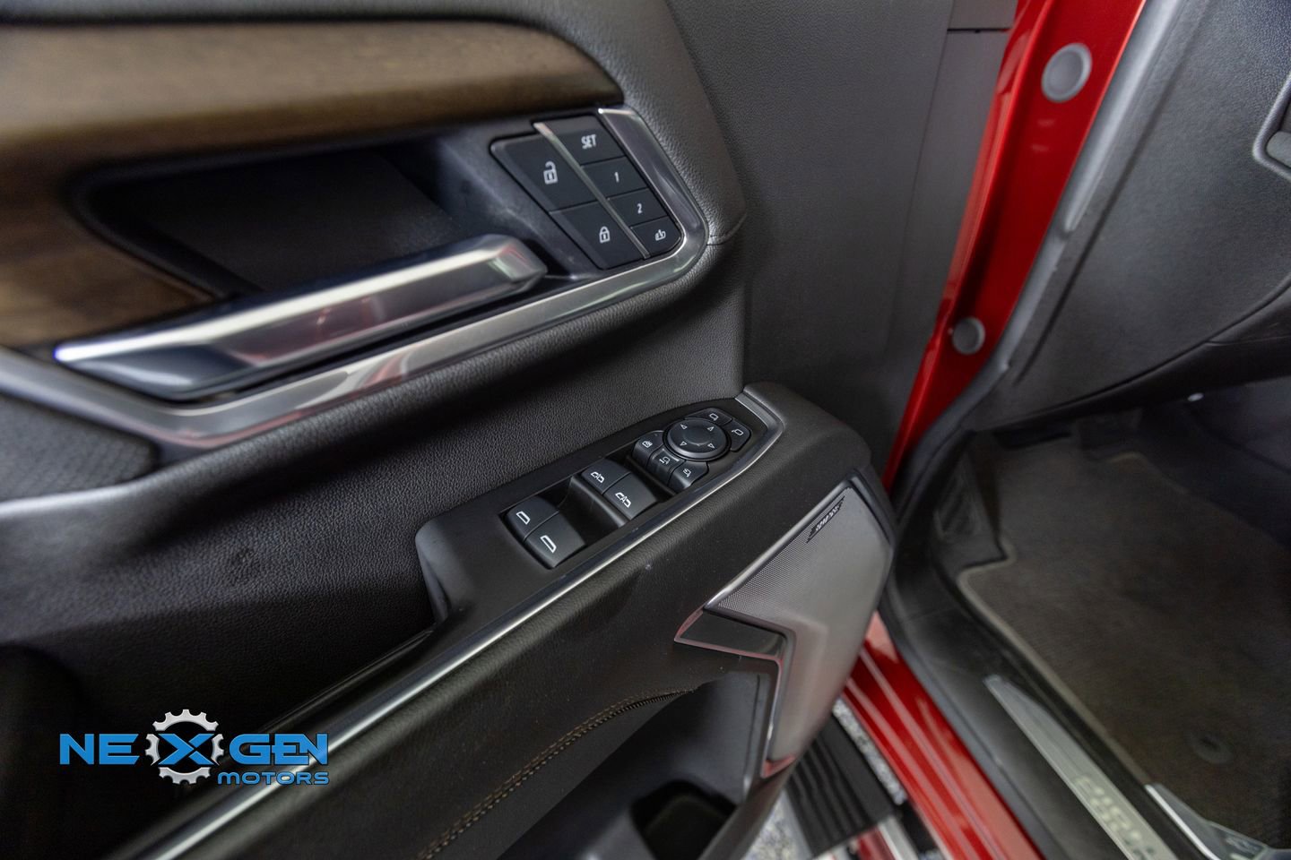 Used 2025 Chevrolet Silverado 2500 High Country w/ Technology Package image 12