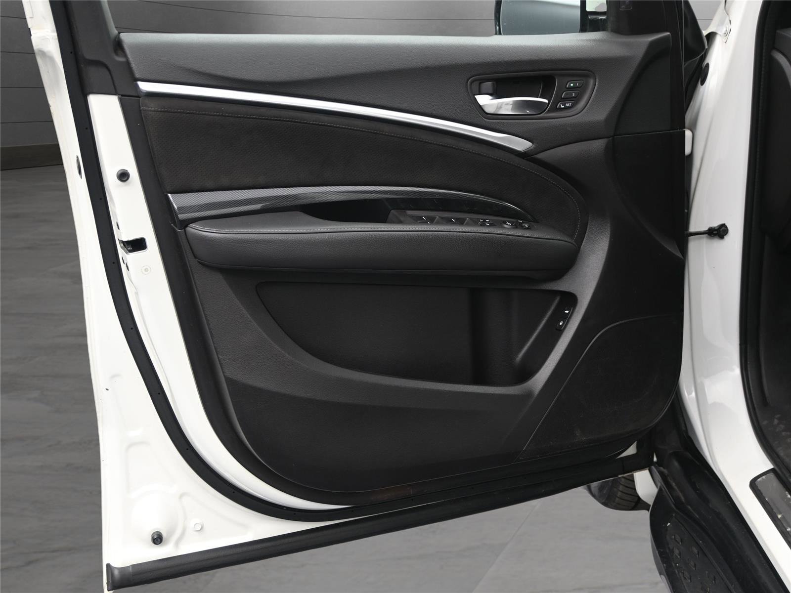 Used 2019 Acura MDX A-Spec image 10