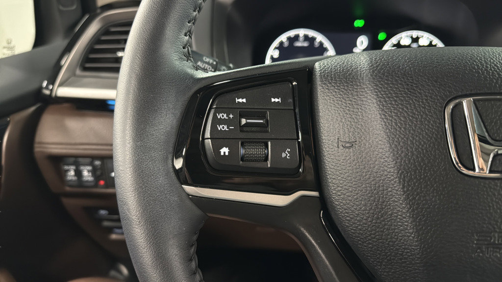 Used 2025 Honda Odyssey Touring image 24