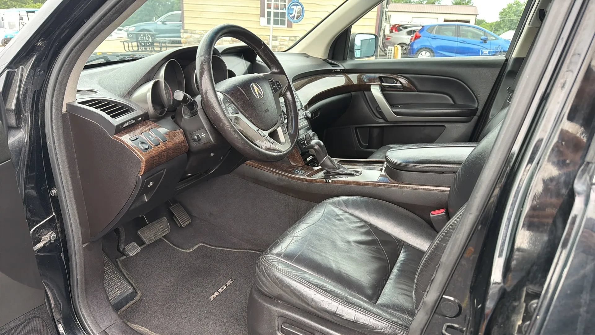 Used 2011 Acura MDX w/ Technology Package AWD/4WD image 2