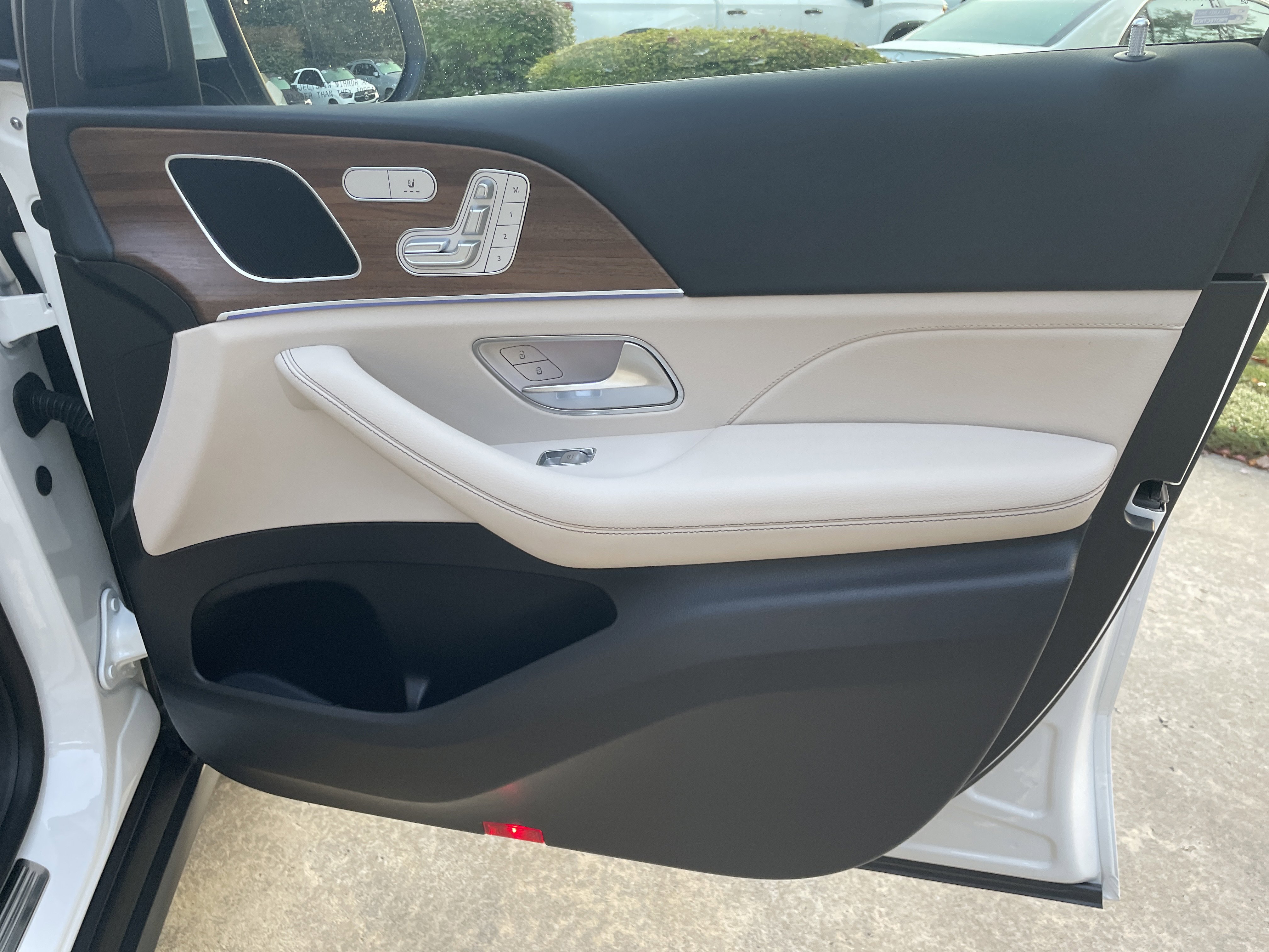 Used 2025 Mercedes-Benz GLE 350 4MATIC image 48