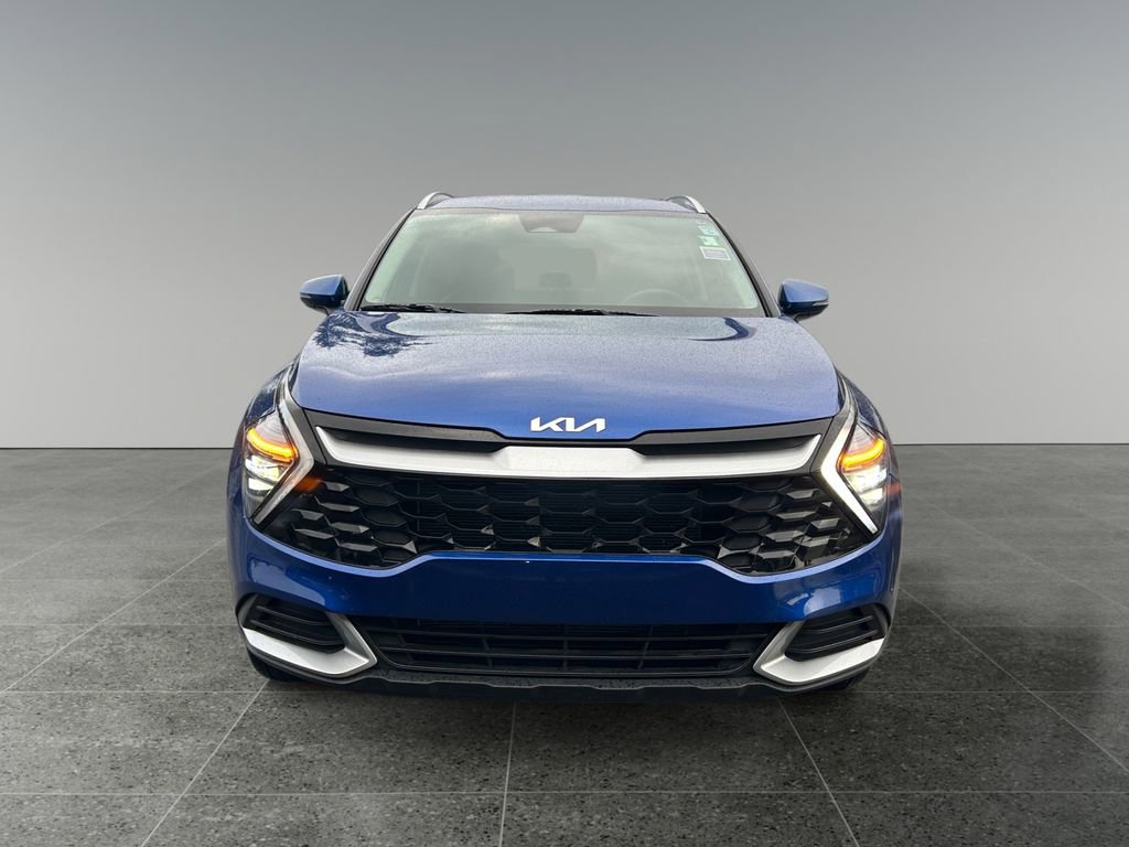 Used 2025 Kia Sportage EX image 2