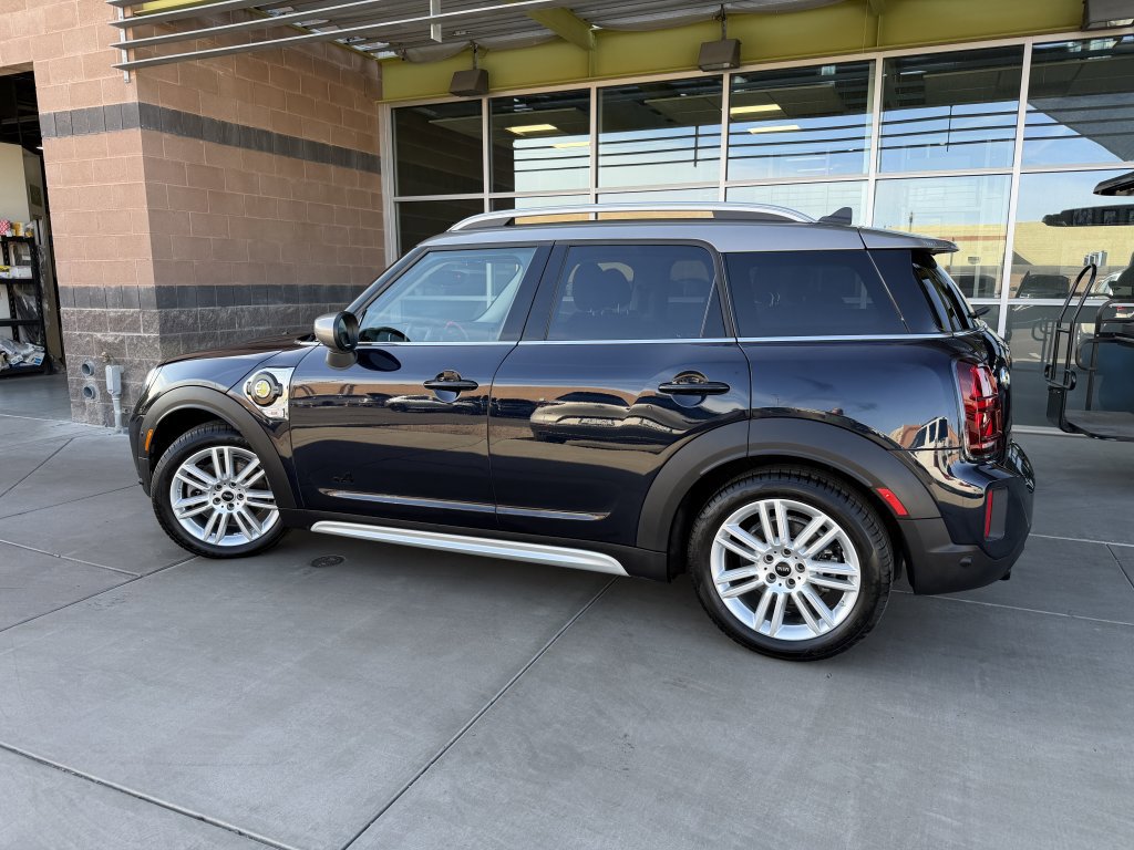 Used 2023 MINI Cooper Countryman SE w/ Storage Package image 5
