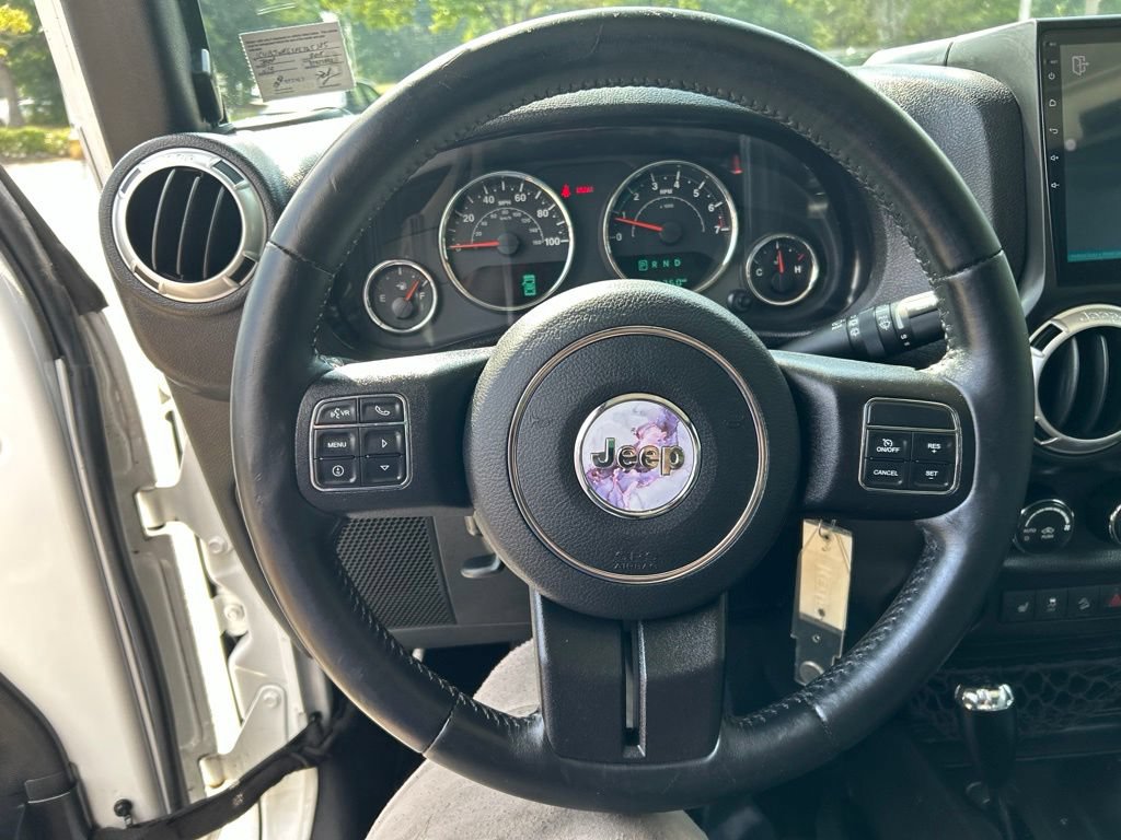 Used 2015 Jeep Wrangler Unlimited Sahara w/ Max Tow Package AWD/4WD image 15