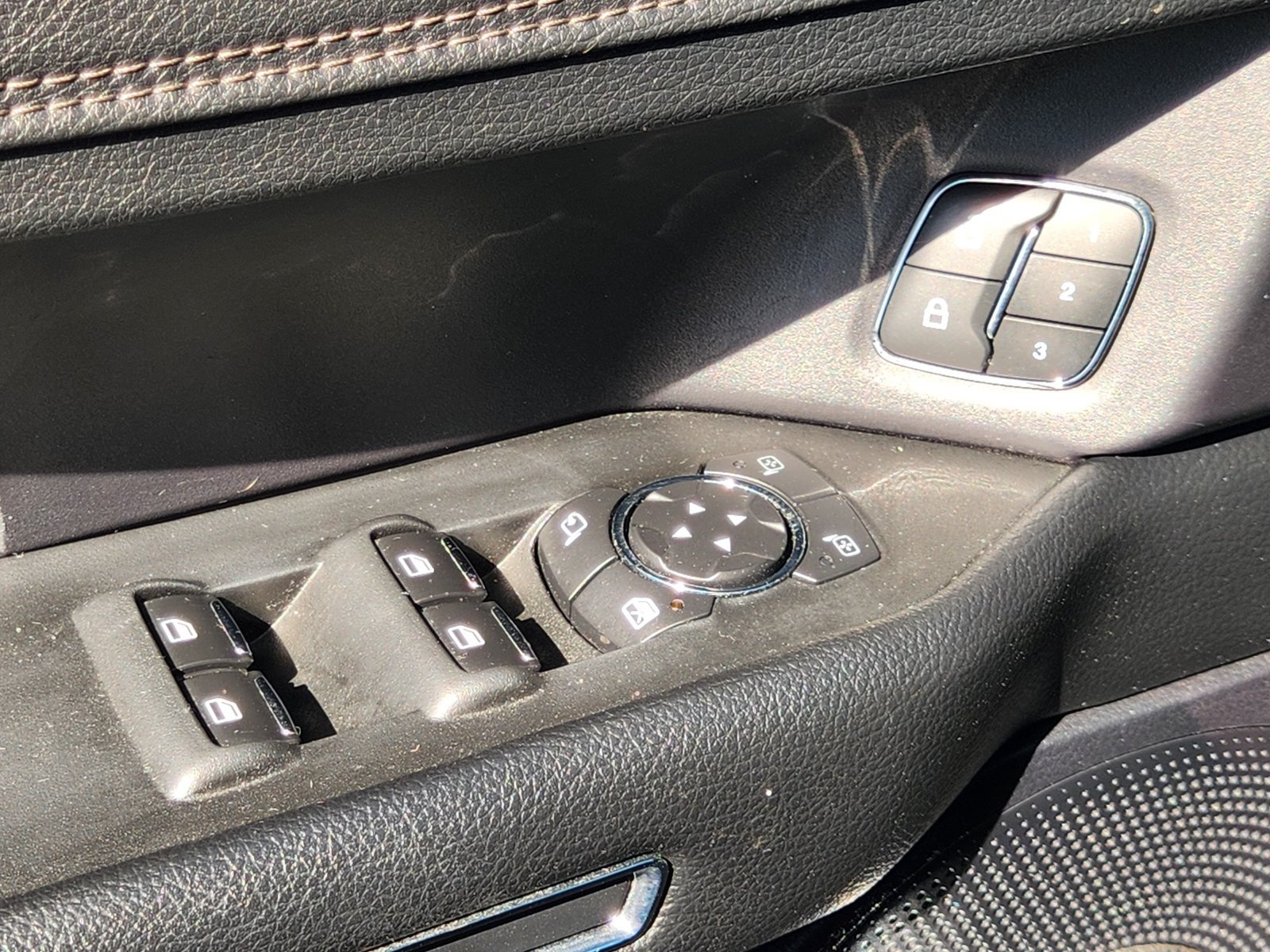 Used 2020 Ford Expedition Limited AWD/4WD image 25
