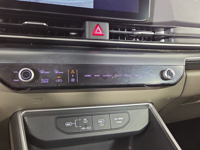 Certified 2025 Kia Carnival FWD image 18