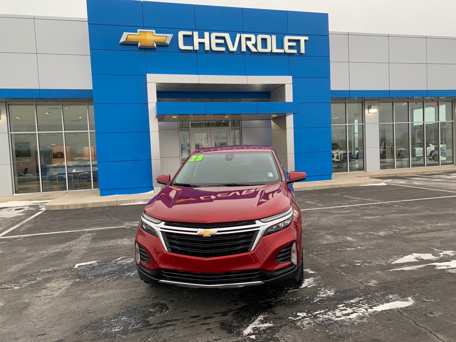 Used 2023 Chevrolet Equinox LT image 1