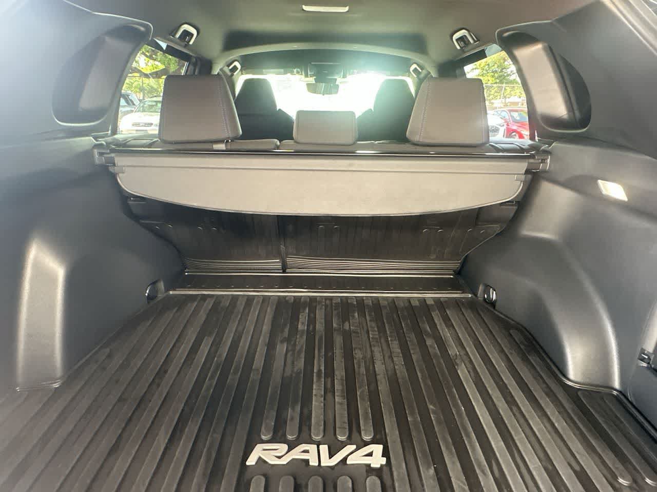 Used 2024 Toyota RAV4 SE AWD/4WD image 25