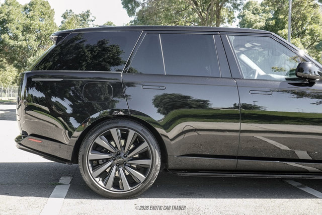 Used 2026 Land Rover Range Rover SV AWD/4WD image 10