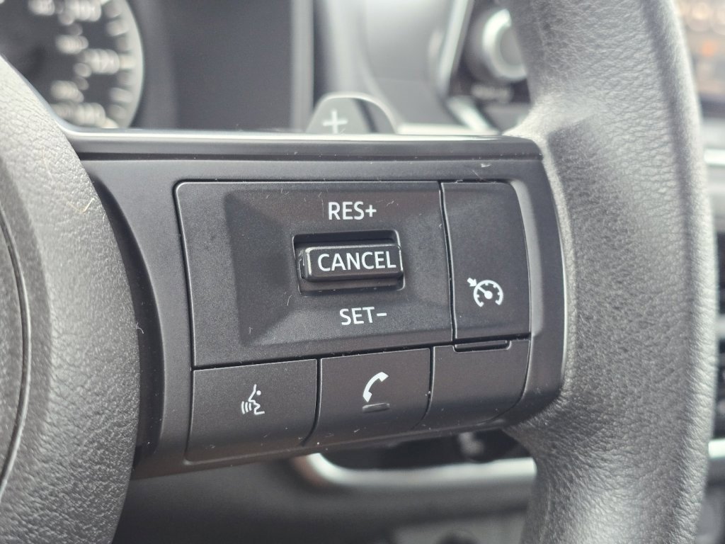 Used 2024 Nissan Rogue S image 26