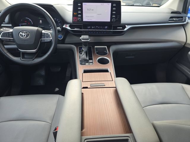 Used 2022 Toyota Sienna XLE FWD image 15
