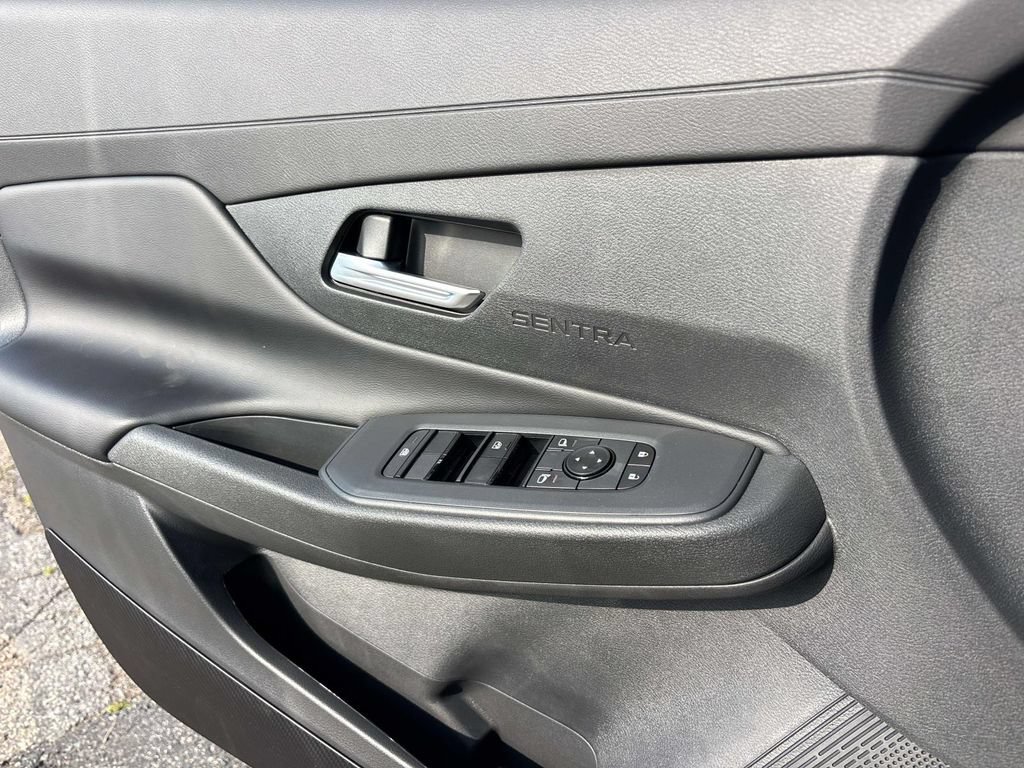 New 2026 Nissan Sentra SV w/ SV Convenience Package FWD image 9