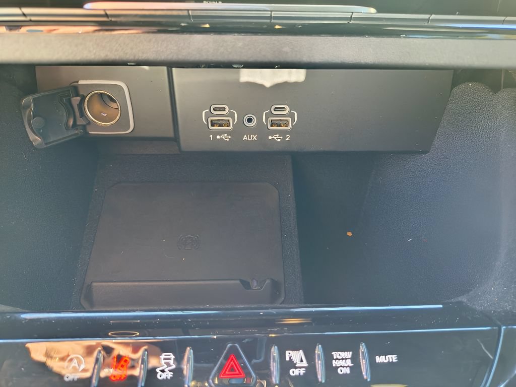 Used 2024 Jeep Wagoneer Series II RWD image 28