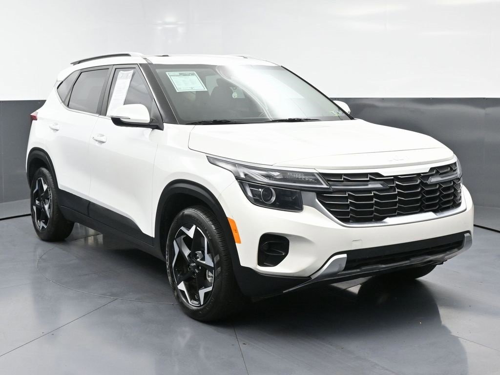 Used 2024 Kia Seltos EX image 3