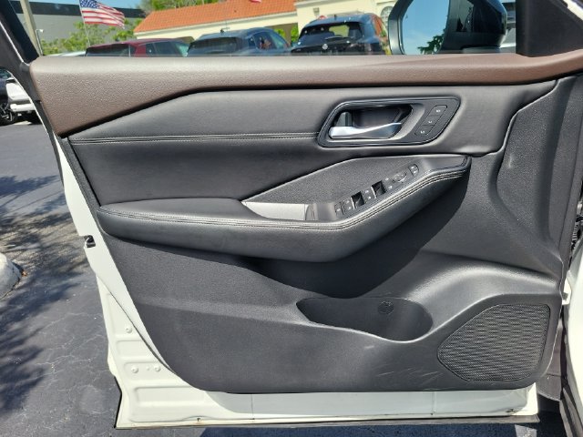 Used 2023 Nissan Rogue SL w/ SL Premium Package AWD/4WD image 17