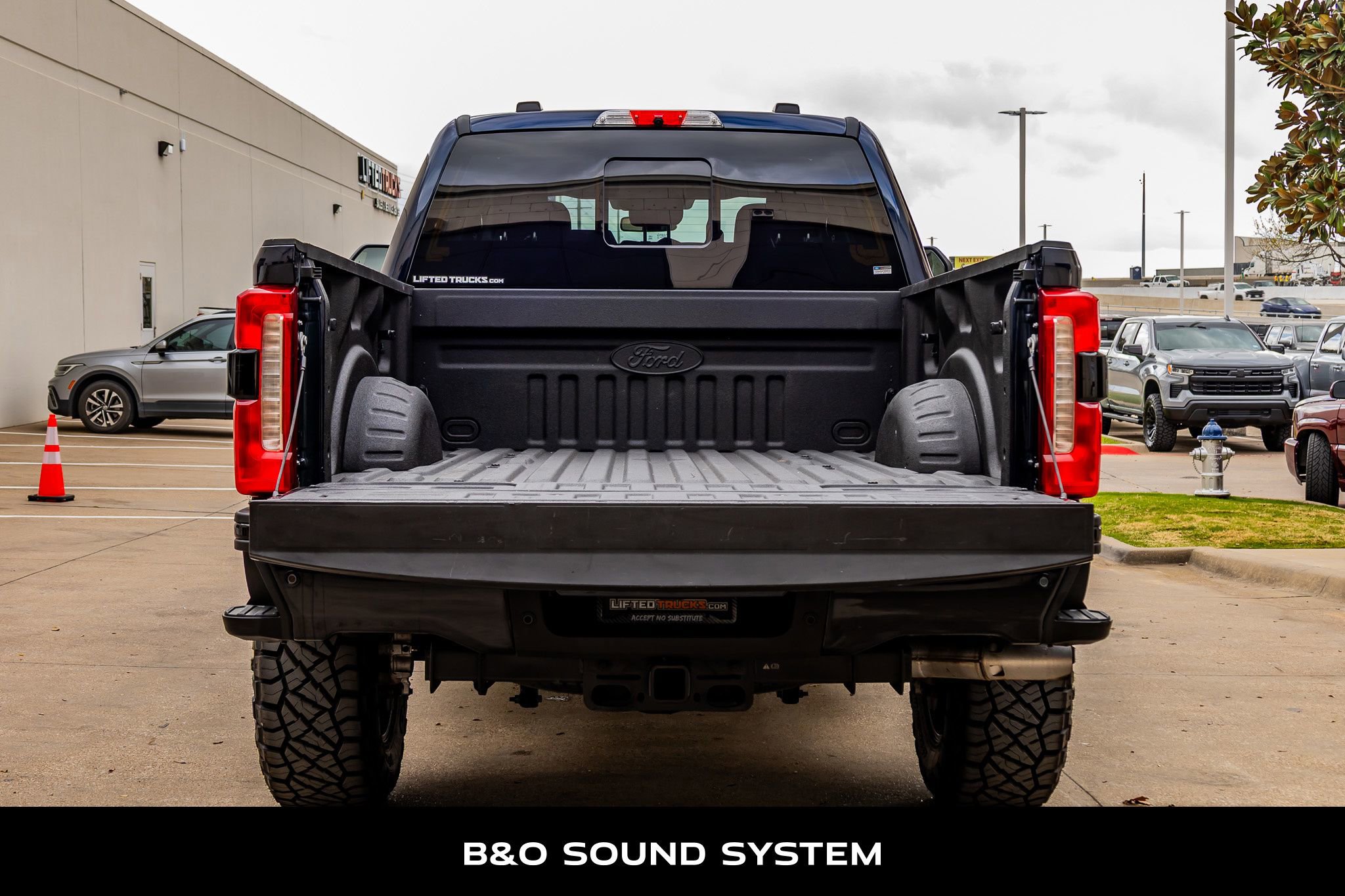 Used 2025 Ford F350 XLT w/ Black Appearance Package AWD/4WD image 9