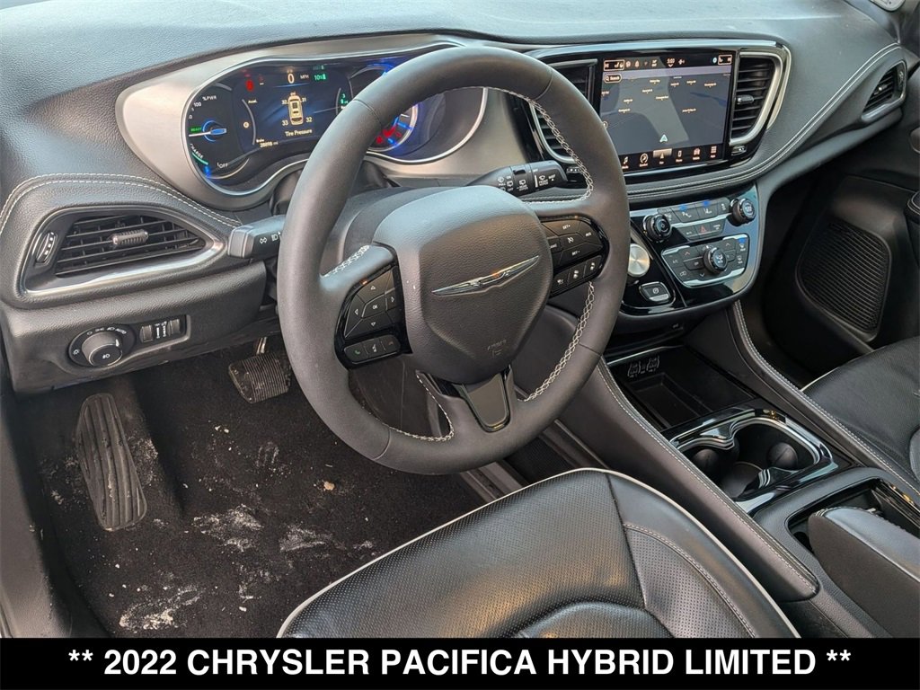 Used 2022 Chrysler Pacifica Limited w/ Uconnect Theater Family Group image 21