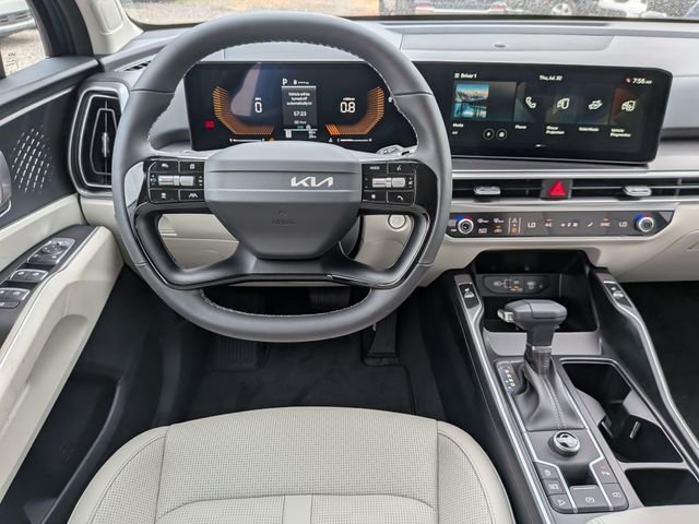 New 2026 Kia Sorento S FWD image 16