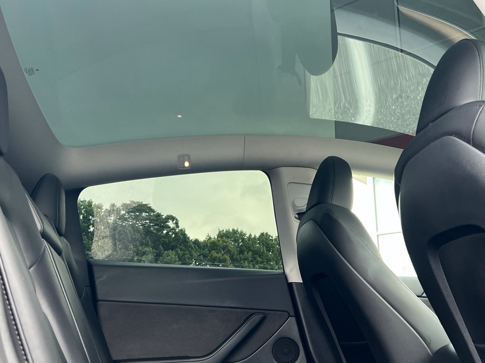 Used 2023 Tesla Model Y Long Range AWD/4WD image 28