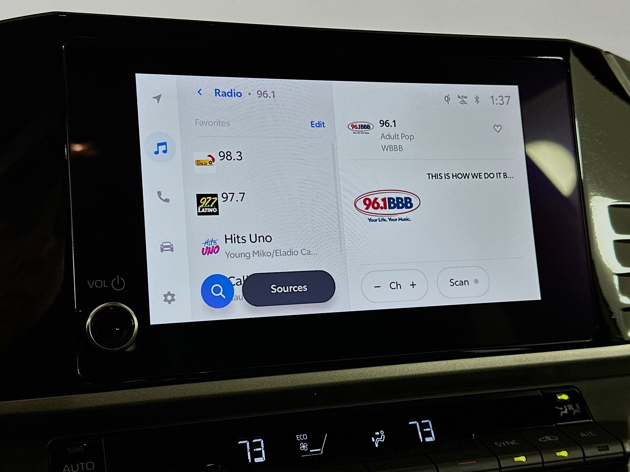 Used 2025 Toyota Camry SE image 21