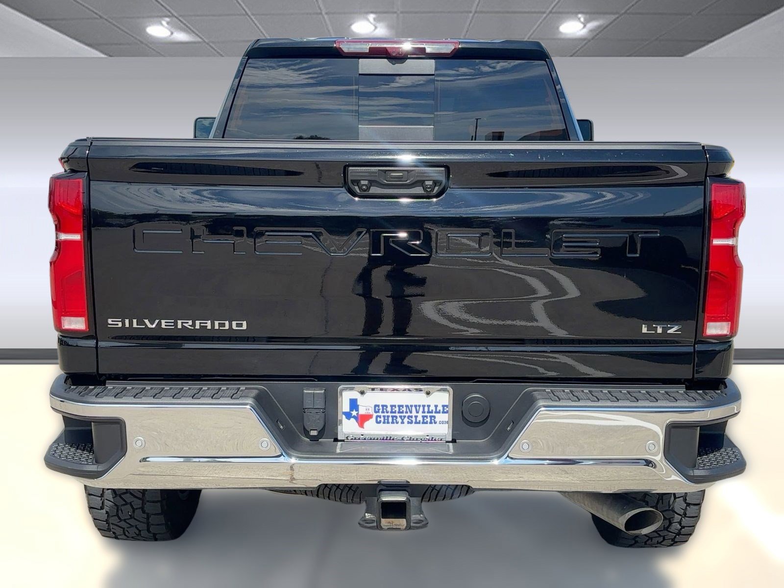 Used 2024 Chevrolet Silverado 2500 LTZ w/ LTZ Plus Package image 10