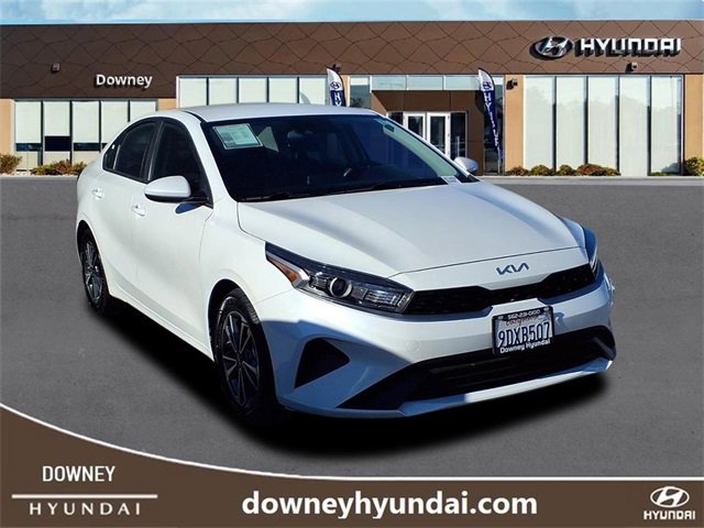 Used 2023 Kia Forte LXS image 3