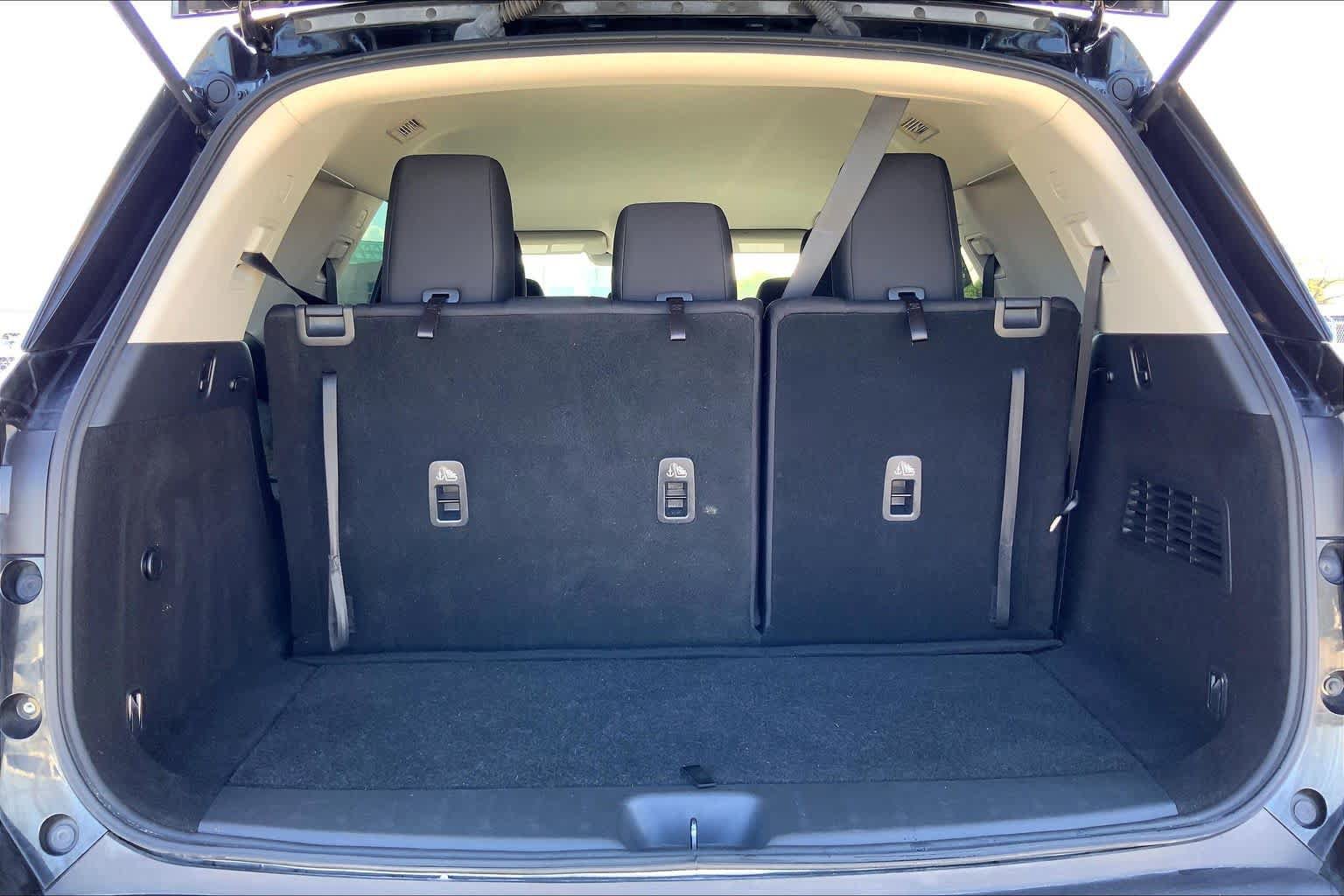 Used 2022 Nissan Pathfinder SV FWD image 34