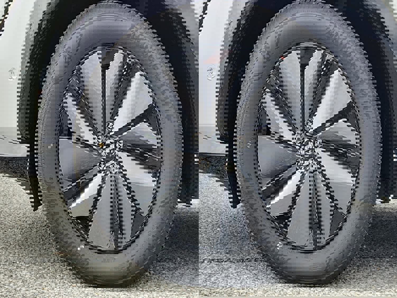 New 2025 Nissan Ariya Platinum image 6