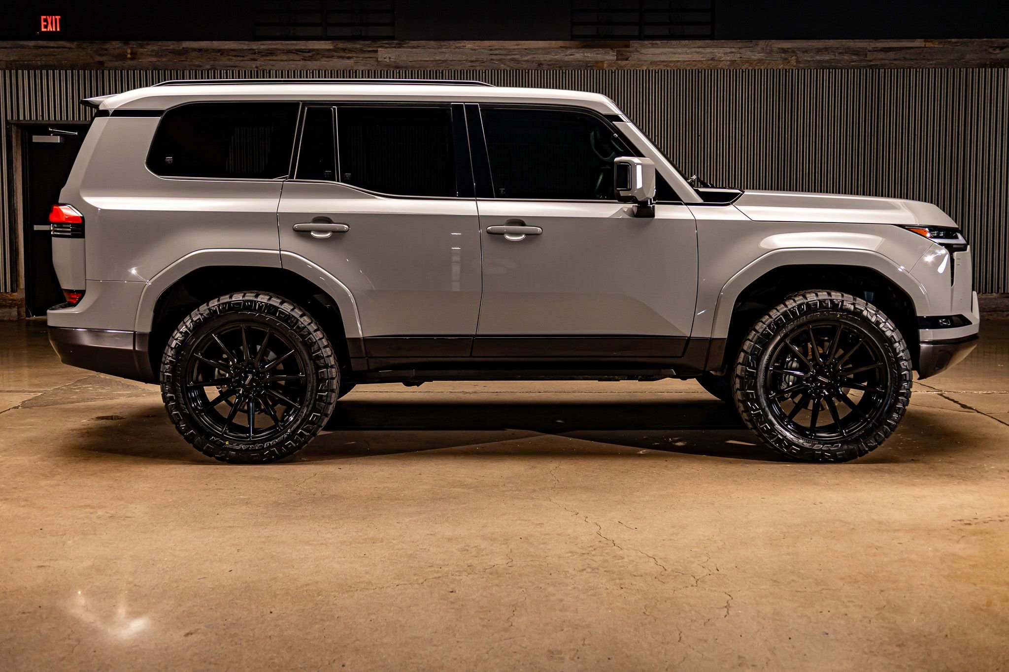 Used 2025 Lexus GX 550 image 11