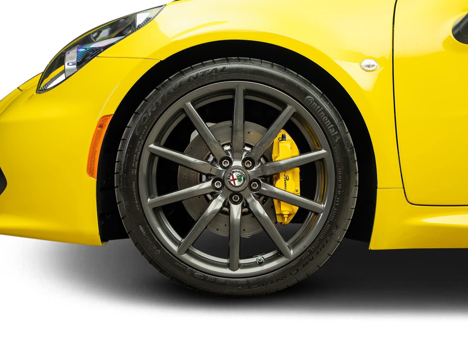 Used 2016 Alfa Romeo 4C Spider RWD image 25