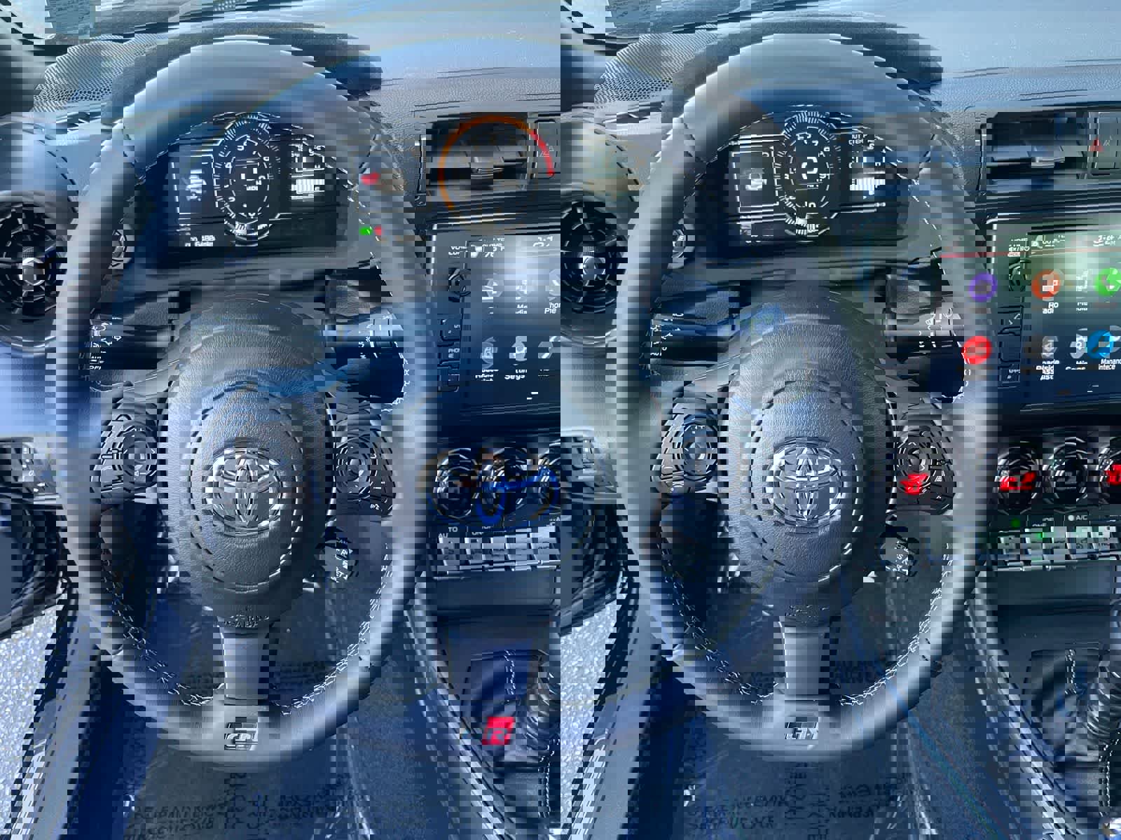 Used 2025 Toyota GR86 Premium w/ Performance Package image 12