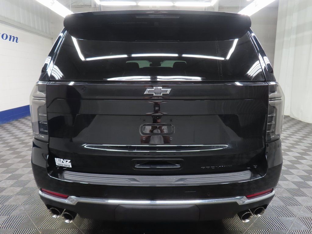 Used 2025 Chevrolet Suburban Premier AWD/4WD image 39