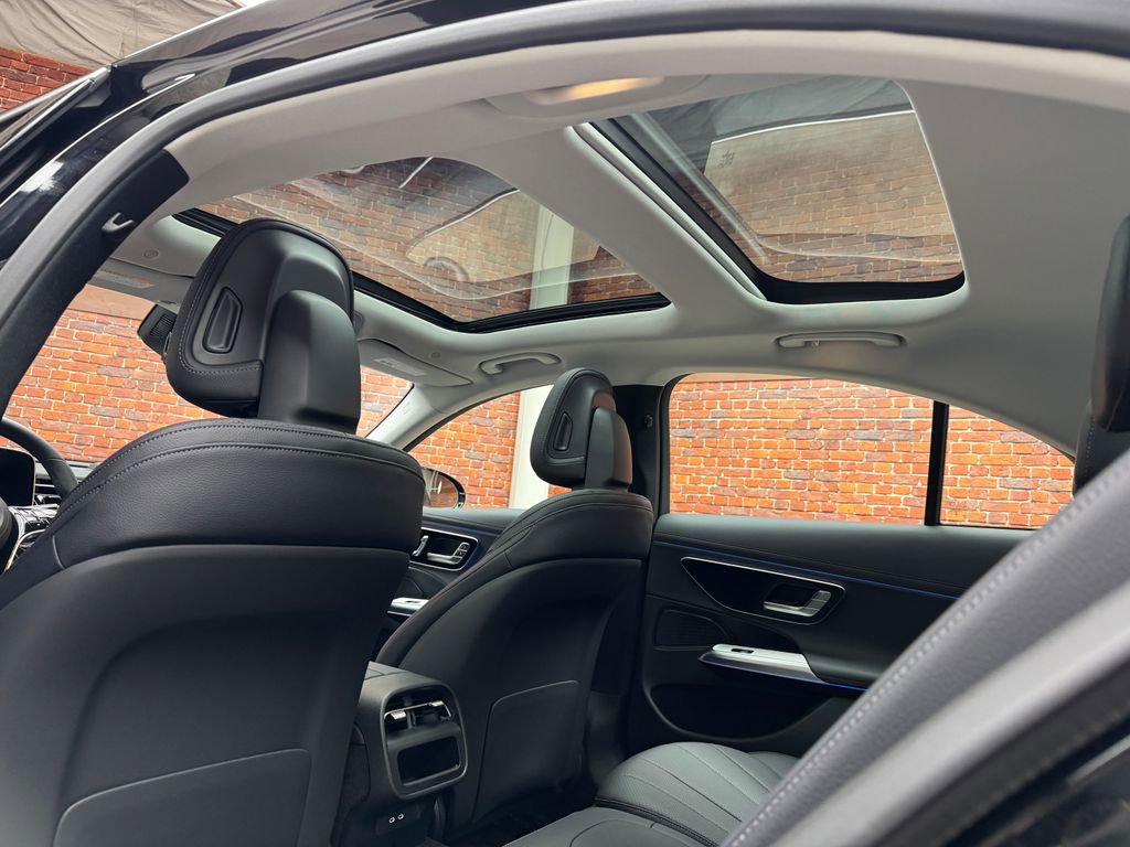 Used 2026 Mercedes-Benz E 350 4MATIC Sedan image 3