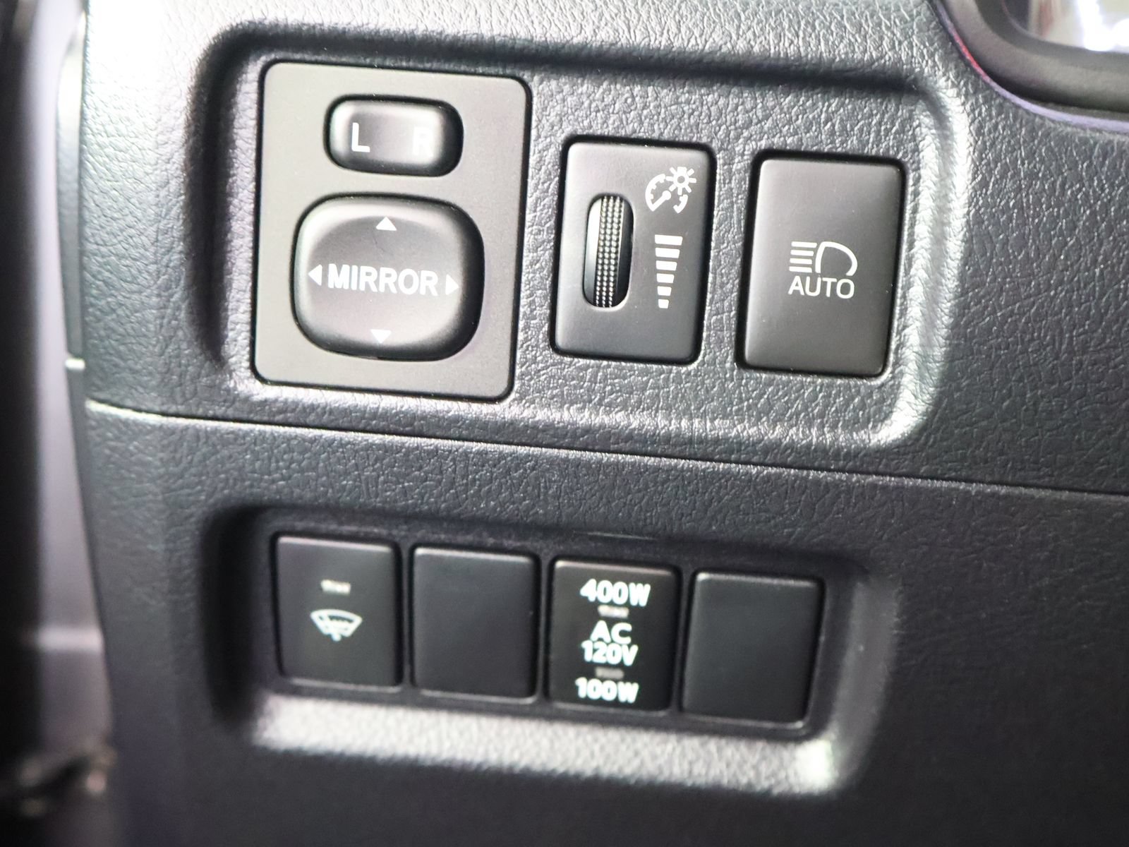 Used 2020 Toyota 4Runner SR5 Premium w/ Moonroof Package AWD/4WD image 37