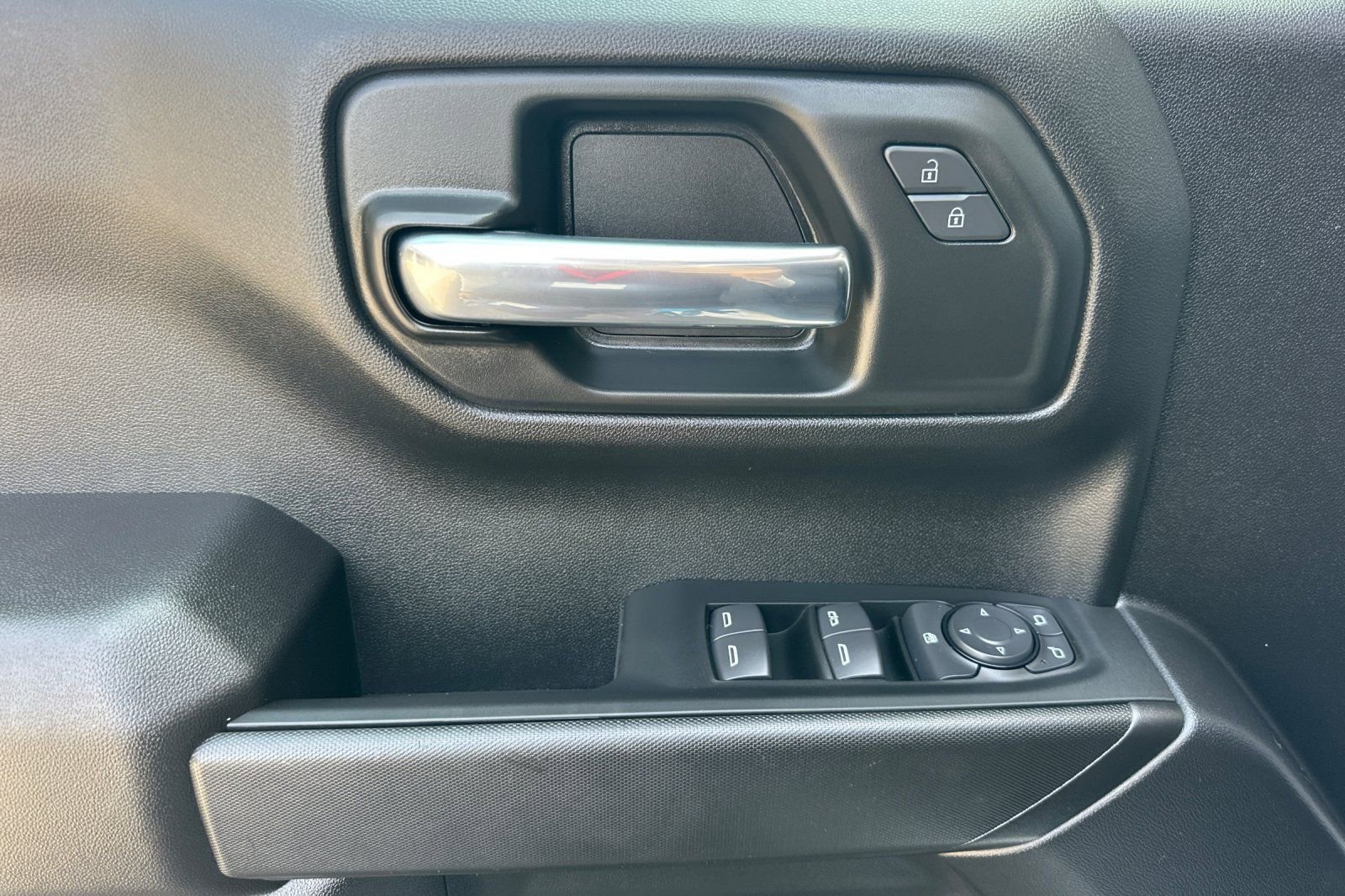 Used 2026 Chevrolet Silverado 1500 Custom w/ LPO, Dark Essentials Package image 11