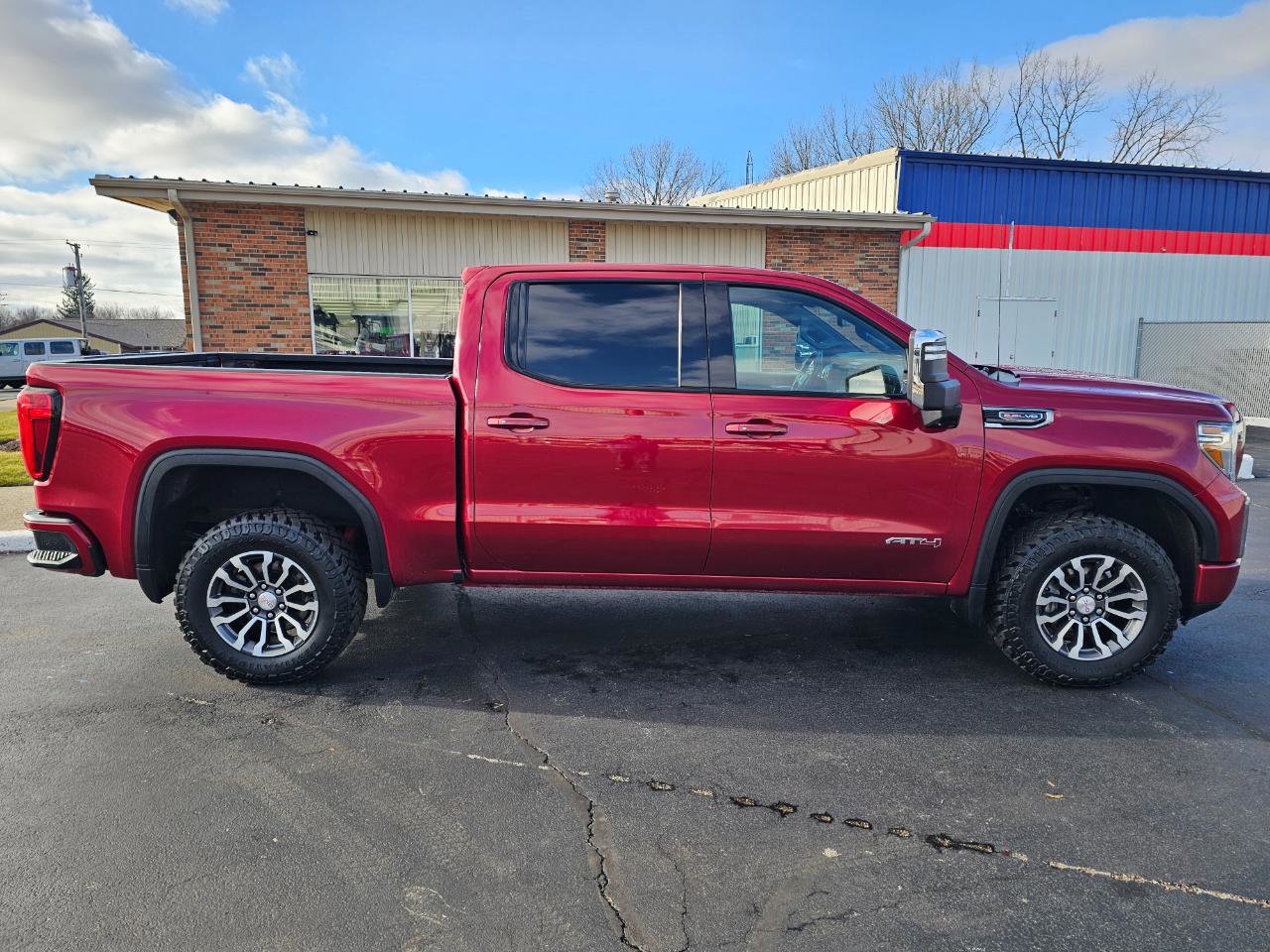 Used 2020 GMC Sierra 1500 AT4 w/ AT4 Premium Package image 2