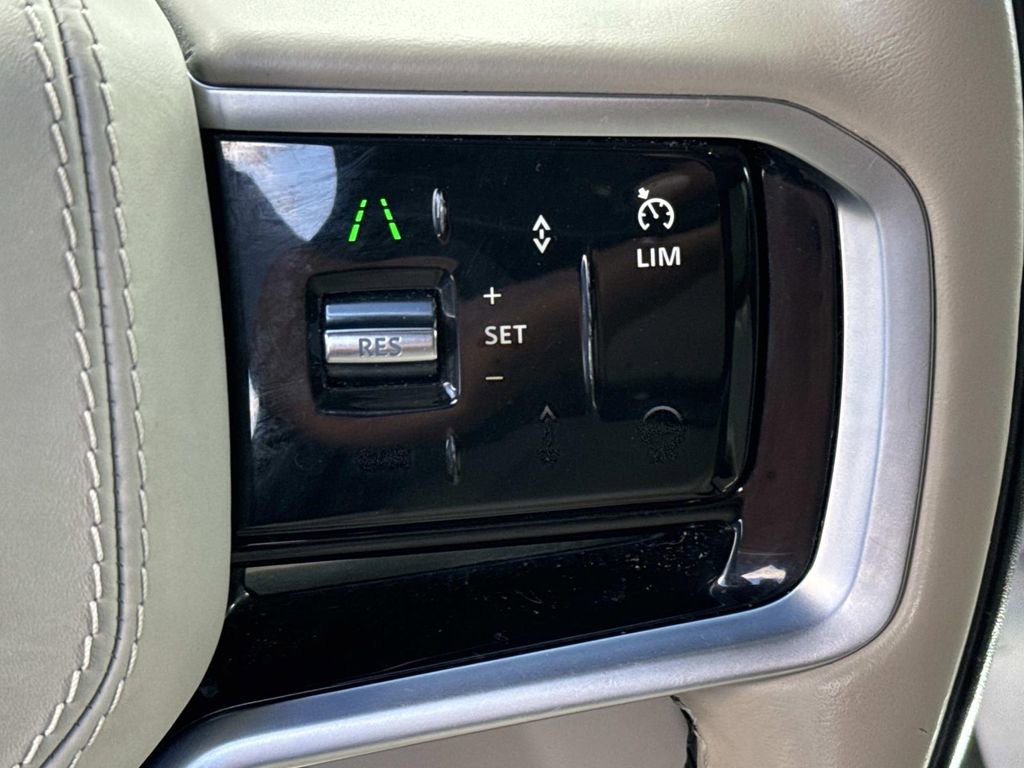 Used 2021 Land Rover Range Rover Velar R-Dynamic S image 26