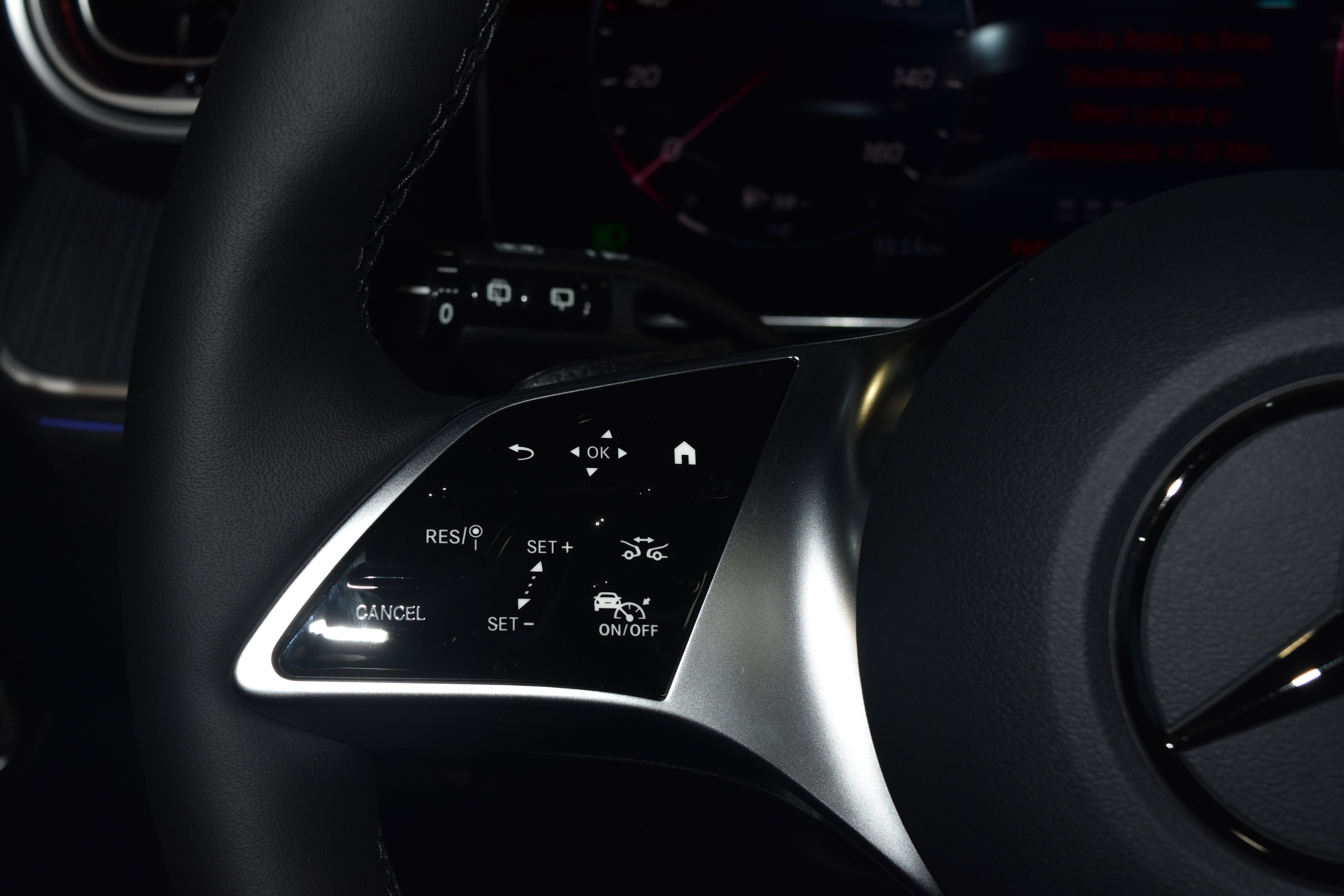 New 2026 Mercedes-Benz GLC 300 4MATIC image 8