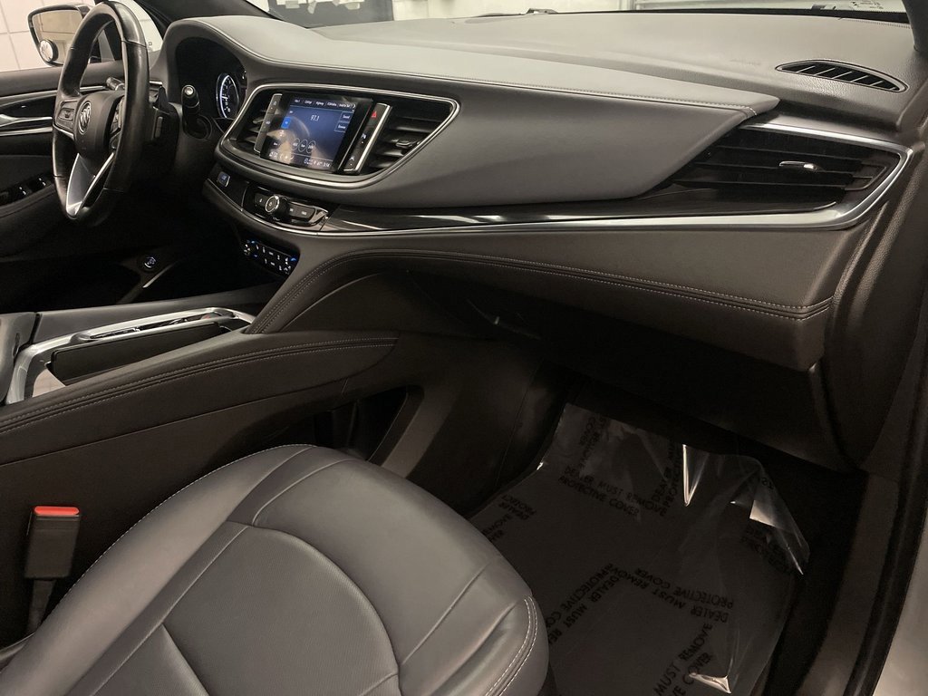 Used 2023 Buick Enclave Essence image 22